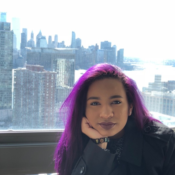 Meet your Posher, Briana - Picture 2 of 4